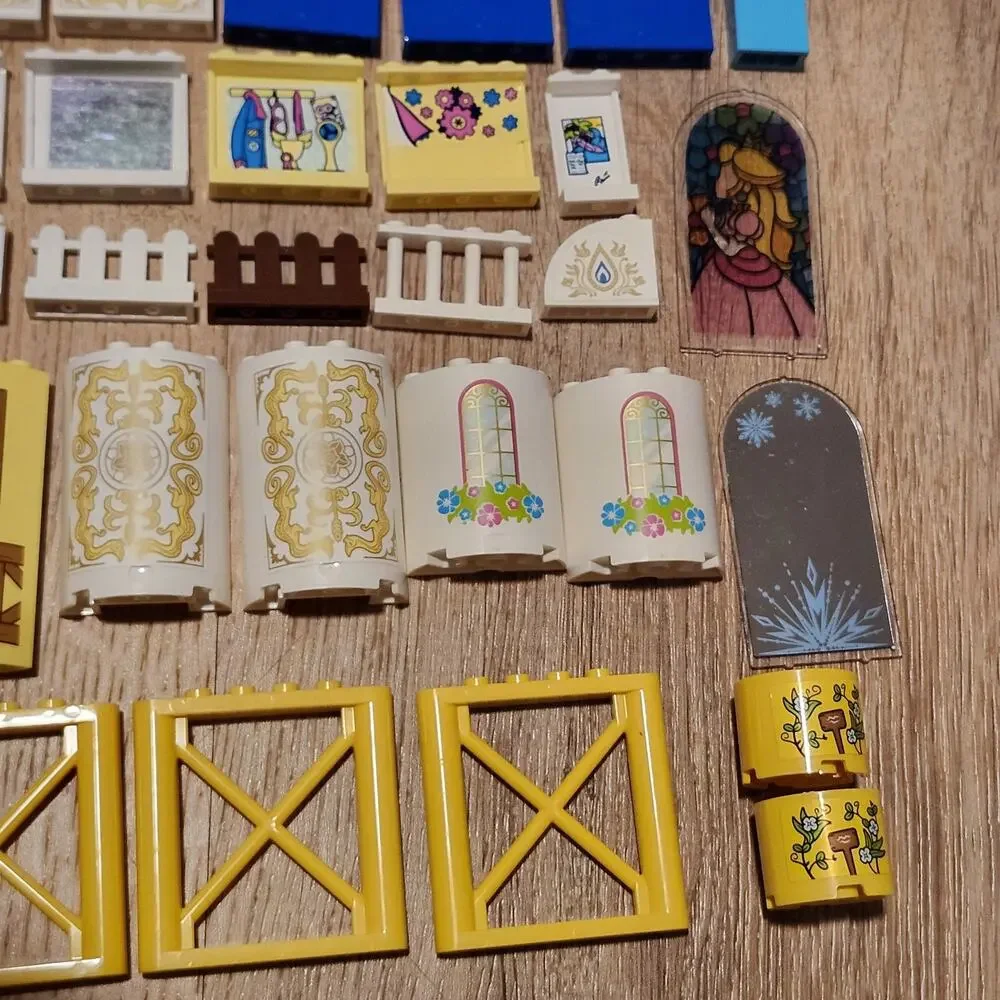 LEGO Lot of 62 Disney & Friends Castle Wall Panel Gate Fence Door Arch Window